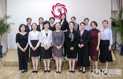 酒店餐飲服務禮儀 專業(yè)與優(yōu)雅的完美融合